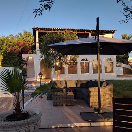Bed & Breakfast Vivenda Balou *